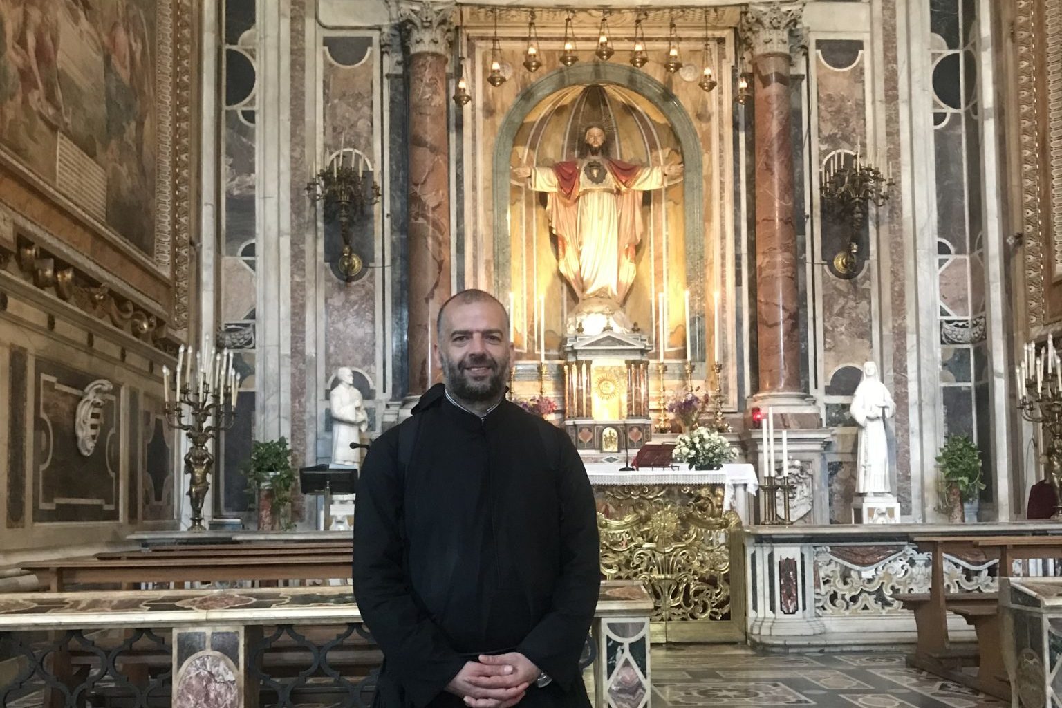 Padre Charbel monaco maronita libano farmaci